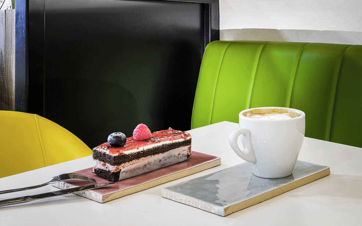Bases em cerâmica para chávenas de chá ou café