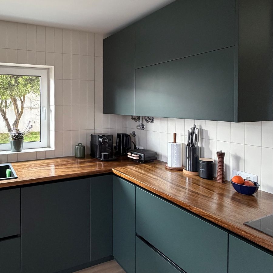 Plain Wall Tile M10x30 | White 001 Matt